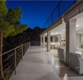 Luxury 6 Bedroom Seafront Villa with pool and Separate Apartment along Secluded Beach near Hvar Town, Sleeps 10-12
